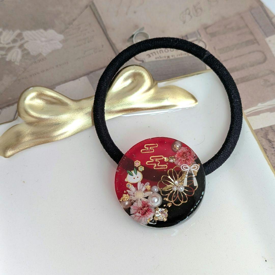 ＃406 紅＆ブラック✴和柄✴雪うさぎ✴レジンヘアゴムキーホルダーブローチ