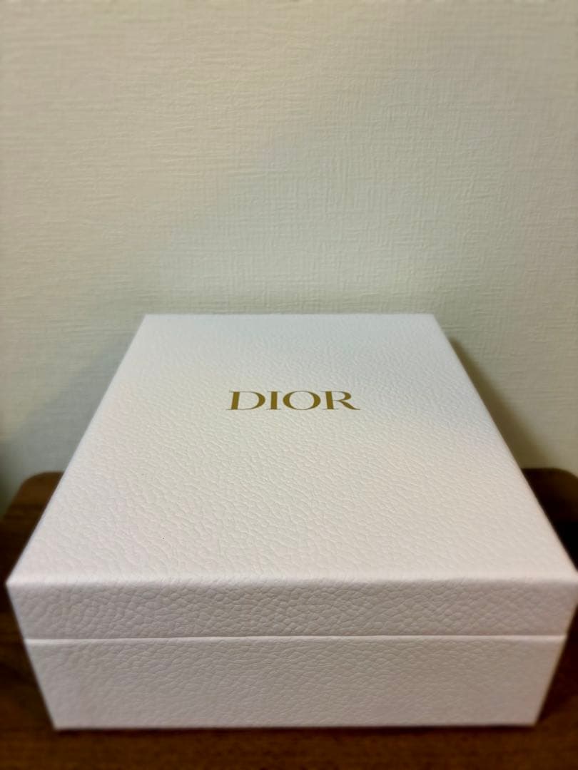 Dior 2026会員限定ギフト ヘアブラシ＆ヘアミスト - メルカリ