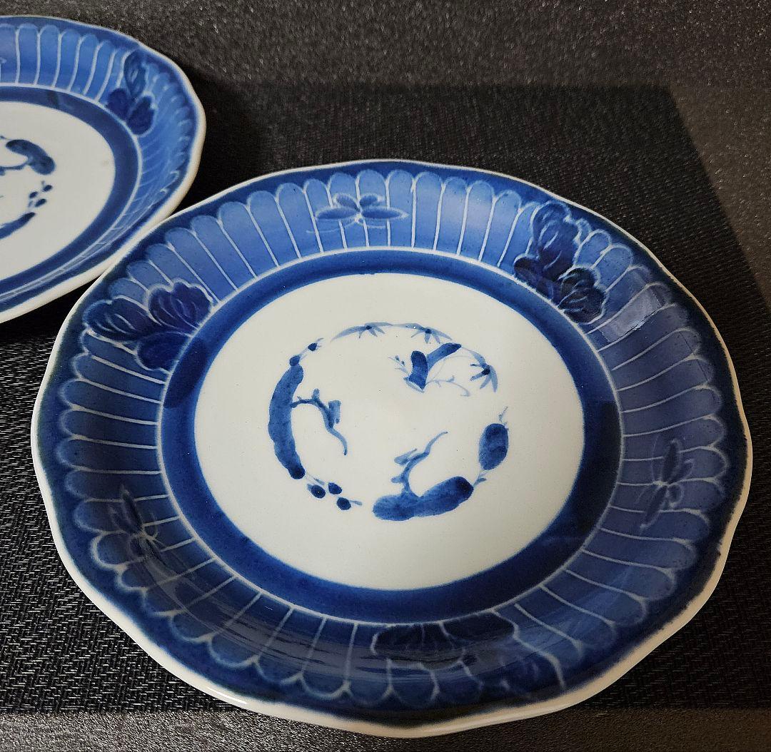 江戸時代後期 古伊万里 染付 墨弾き技法 菊花文様に蝶々の図 輪花皿 2