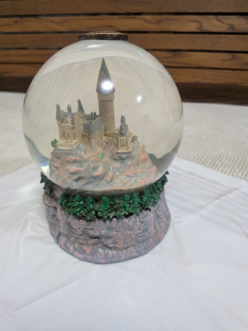 【極美品】ハリー・ポッター ホグワーツ魔法魔術学校 スノードーム
