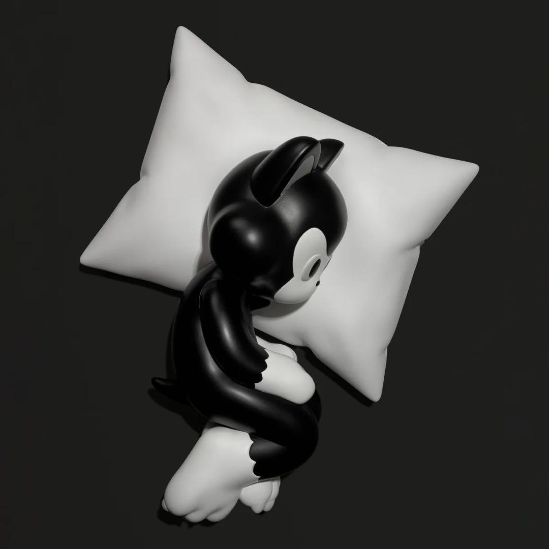 TIDE pillow イデタツヒロ　CATフィギュアランプ