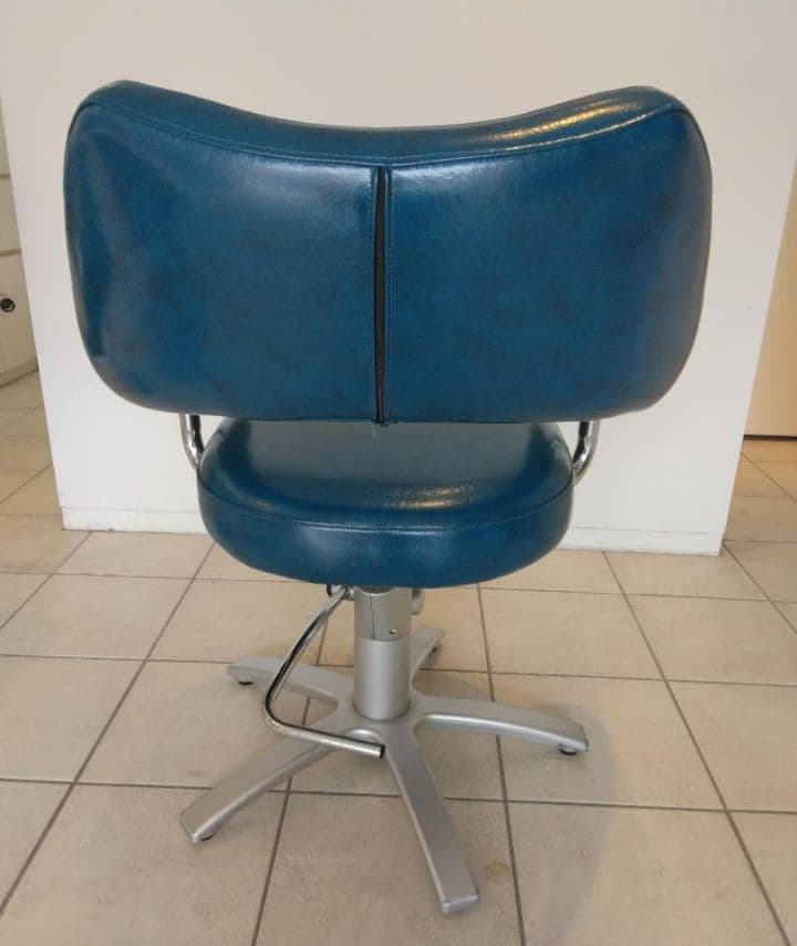 タカラベルモント　スタイリングチェアNami SU-D93NL