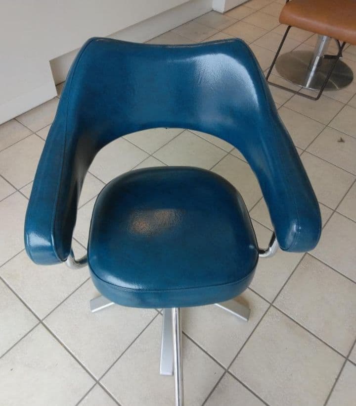 タカラベルモント　スタイリングチェアNami SU-D93NL