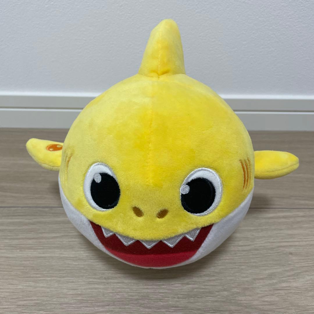 ベイビーシャークぬいぐるみ 約20cm 動く　アガマツ