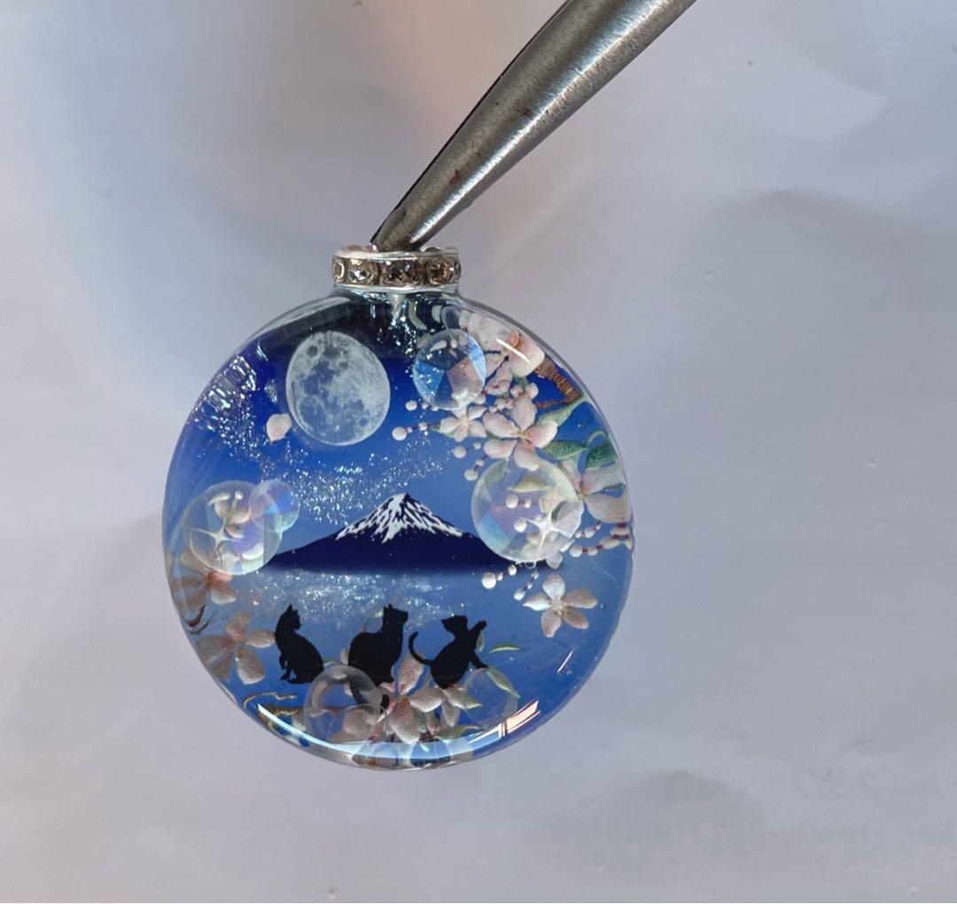 展示用/レジン/富士山と子猫達　桃の花　蓄光　オルゴナイトネックレス