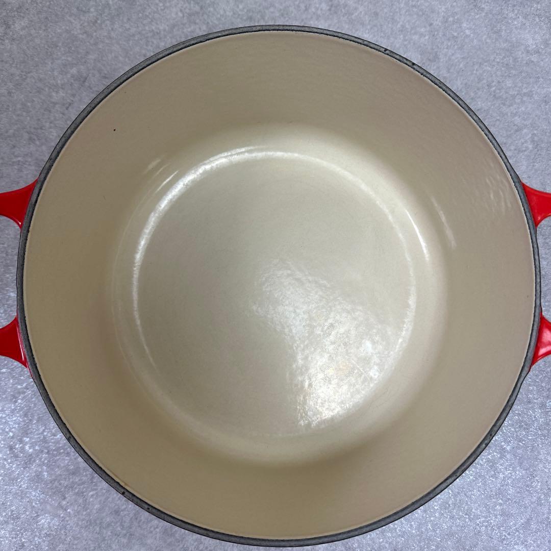 LE CREUSET ルクルーゼ ココット ロンド チェリーレッド 22cm