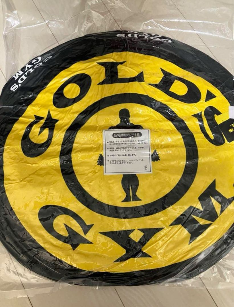 未開封☆ゴールドジム☆限定！！特大クッション GOLD'S GYM - メルカリ