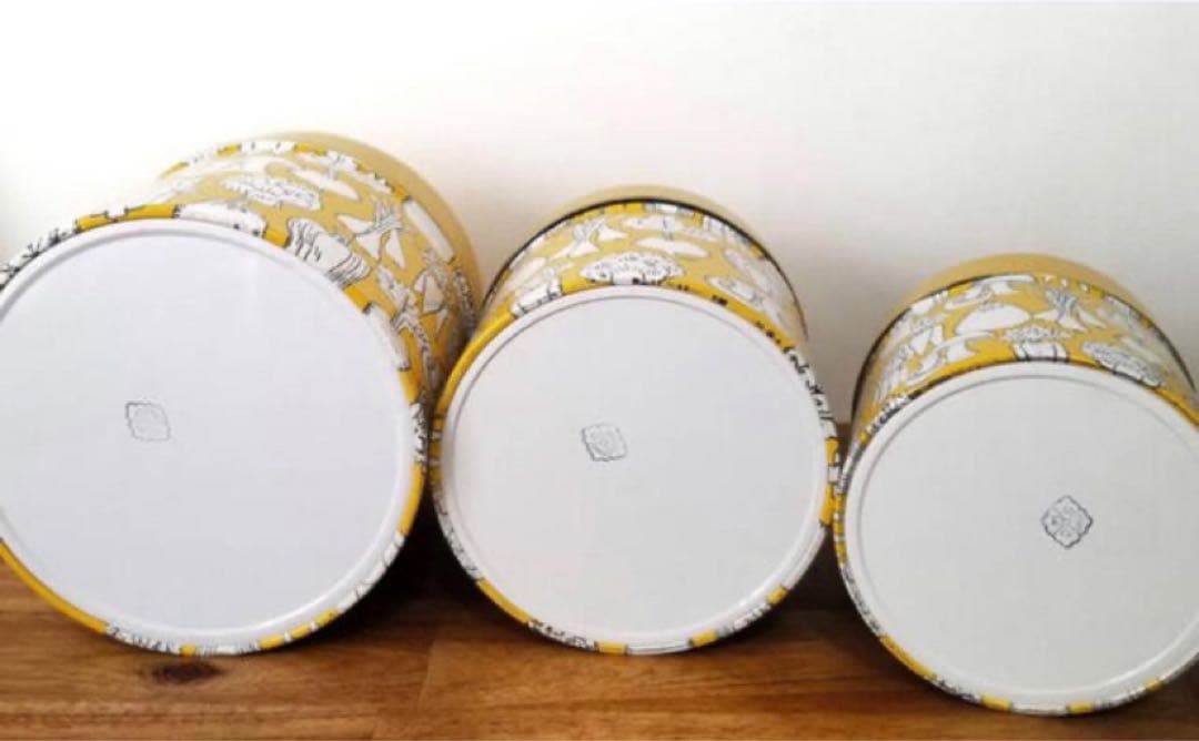 ビンテージの北欧柄　缶セット