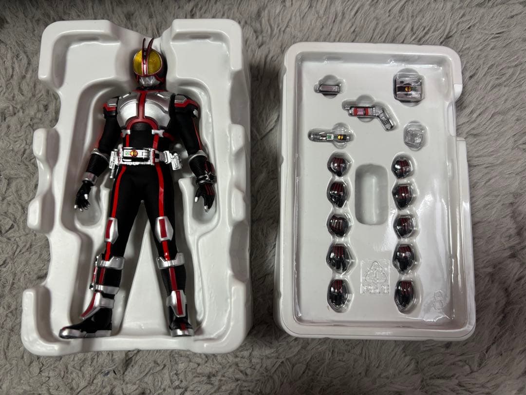 真骨彫製法 フィギュアーツ 仮面ライダーファイズ 布アンダースーツ