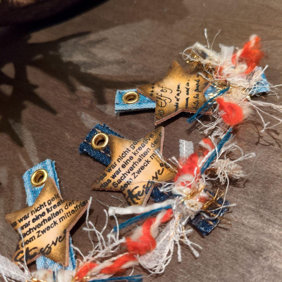 デニムリメイク☆ちんまりクリスマスタグ✨️革タグ