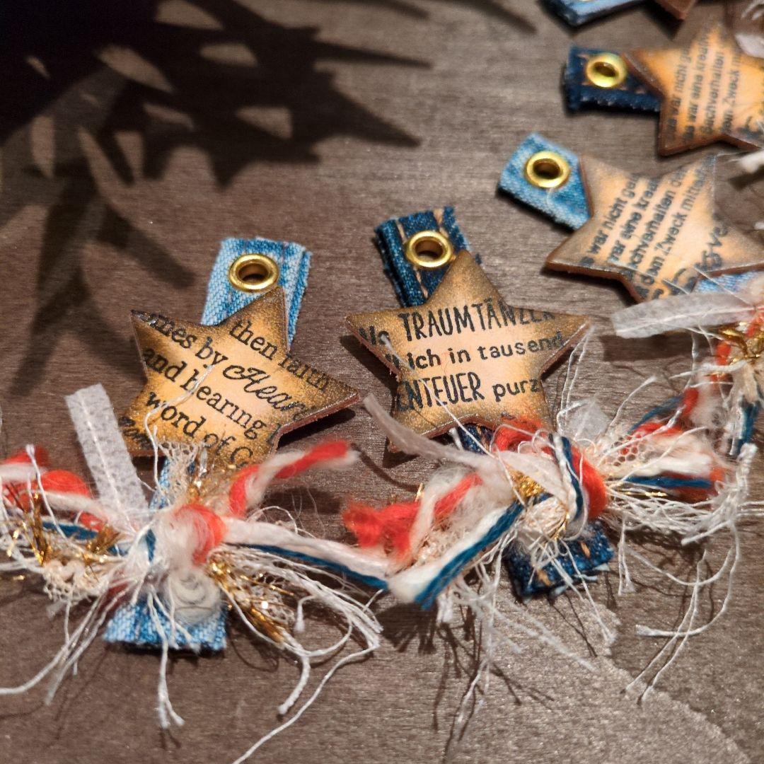 デニムリメイク☆ちんまりクリスマスタグ✨️革タグ