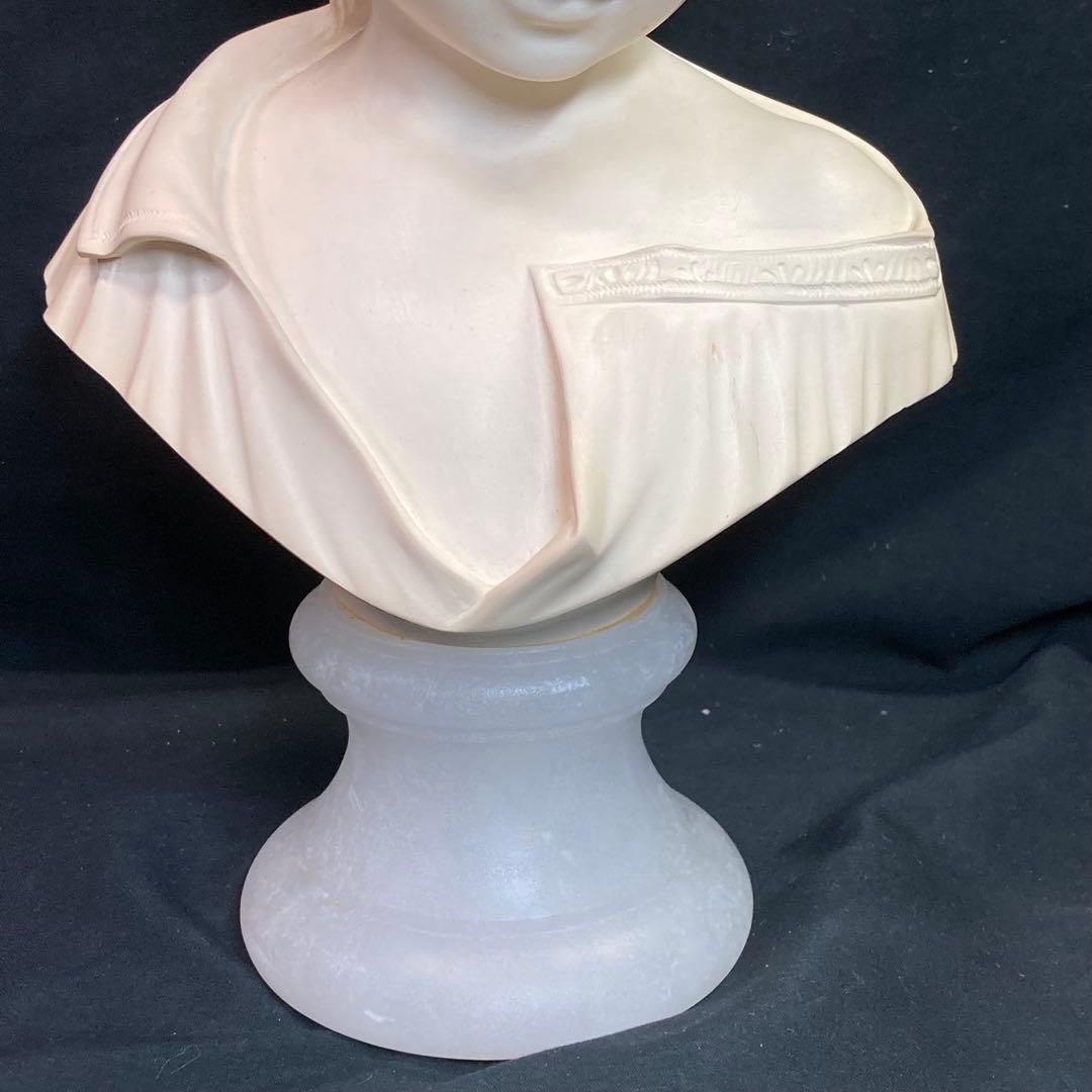 《ジュゼッペ・ペッシ》少女の胸像　白い陶器製　イタリア製