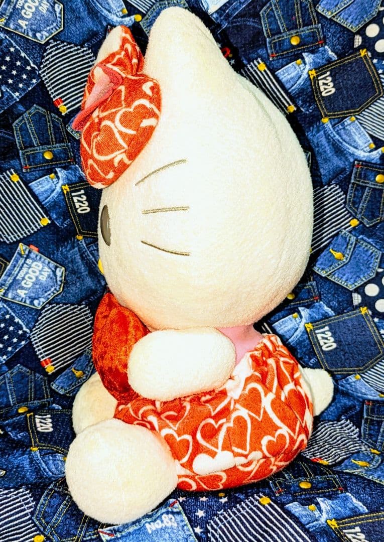 希少♡サンリオ♡キティ♡赤色ハートクッション♡BIGぬいぐるみ