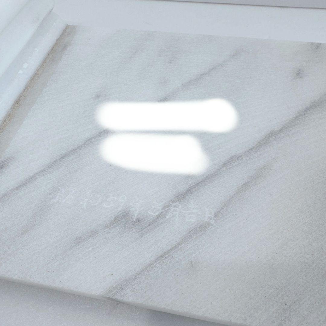 大理石 丸型花瓶 台座付き 白 灰色 マーブル模様 壺 花器 花台 - メルカリ