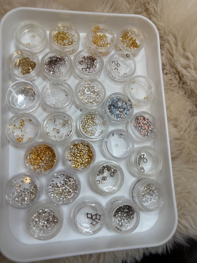 【219種のネイルパーツ】多色 透明ケース付き★