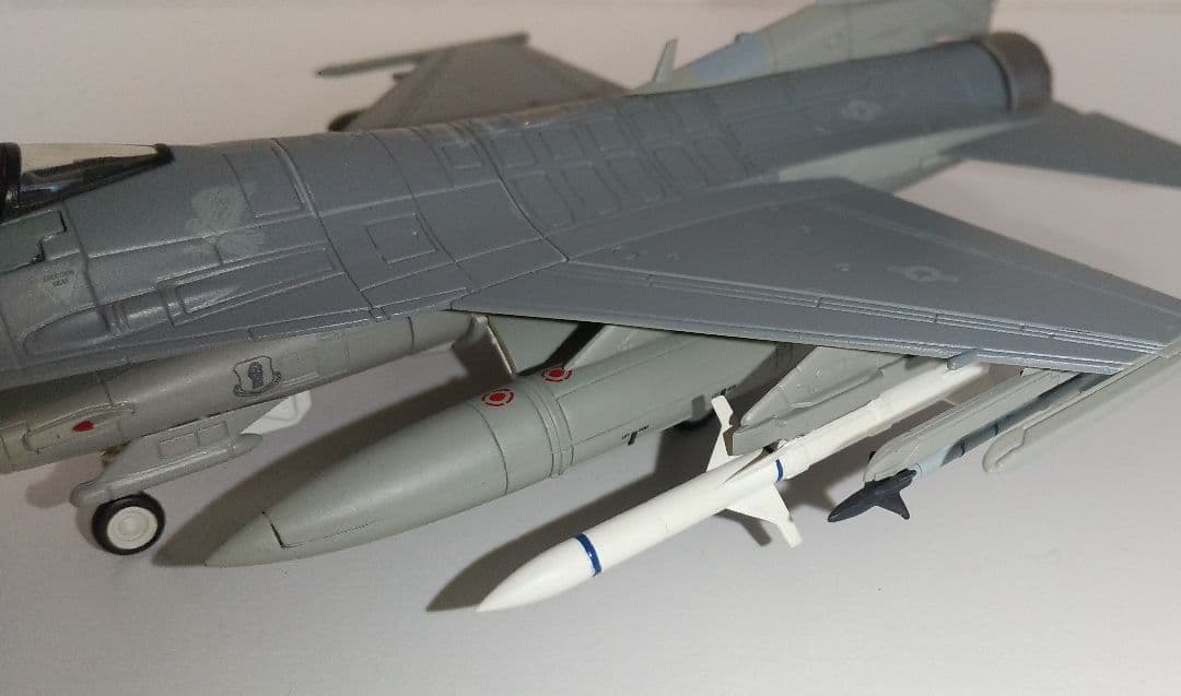 80年終戦記念】F-16 CM Fighting Falcon ホビーマスター
