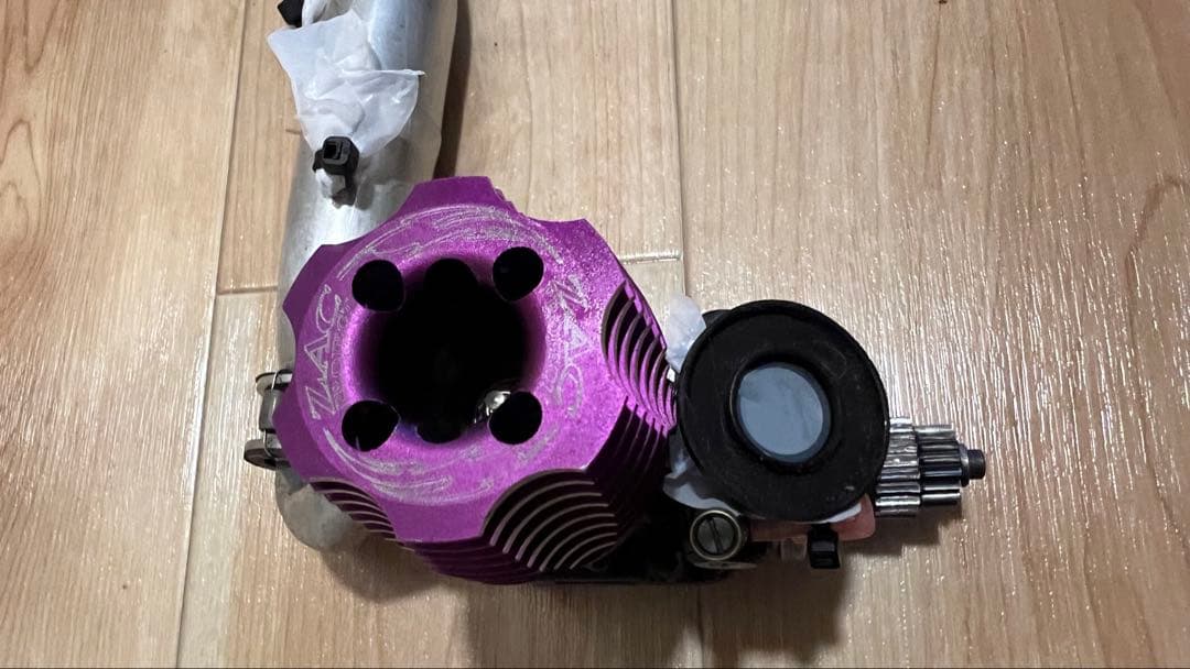 たしろひろかず様限定OS MAX 12TZエンジン、マフラー付き