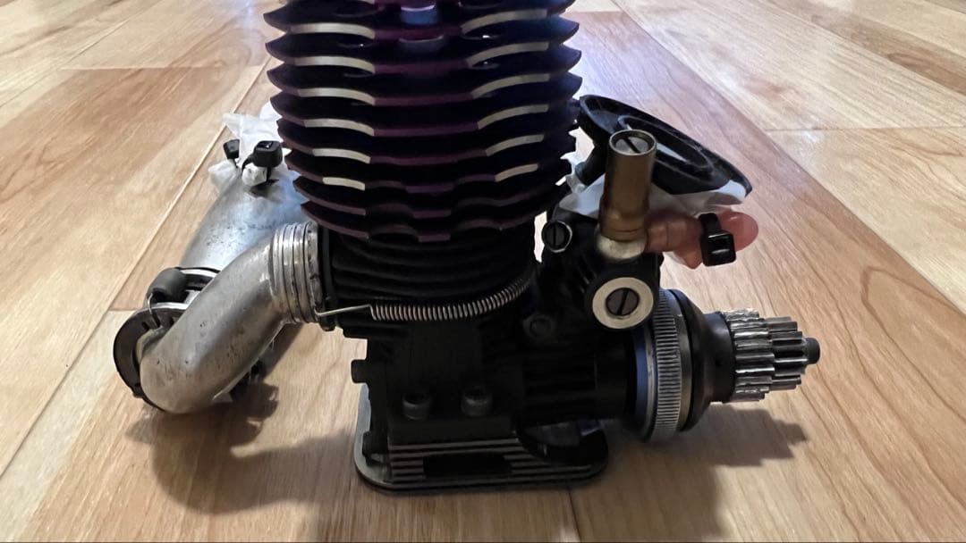 たしろひろかず様限定OS MAX 12TZエンジン、マフラー付き