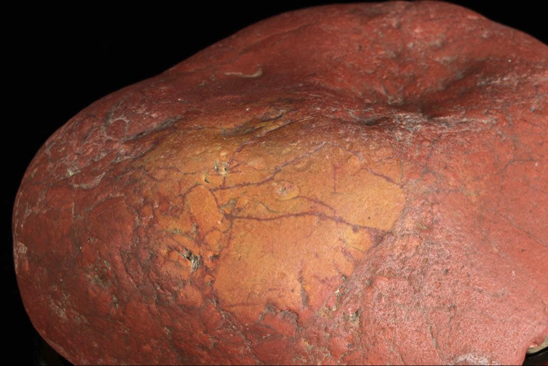 小矢部川石 赤石 1.9kg 台座付 鑑賞石 水石 自然石 景石 盆景 盆石