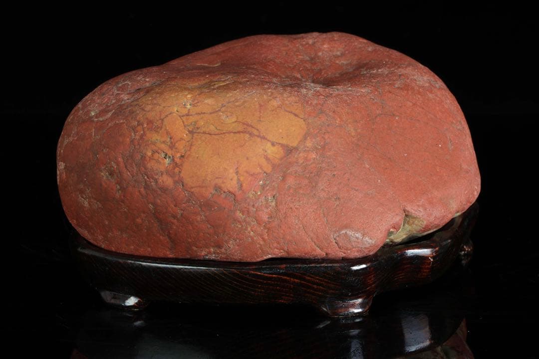 小矢部川石 赤石 1.9kg 台座付 鑑賞石 水石 自然石 景石 盆景 盆石