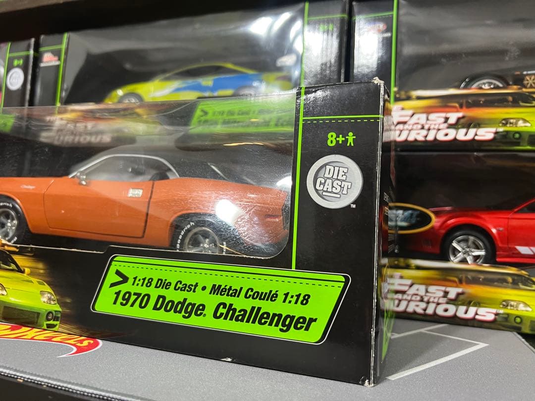 ミニカー FAST&FURIOUS Dodge Challenger 1/18