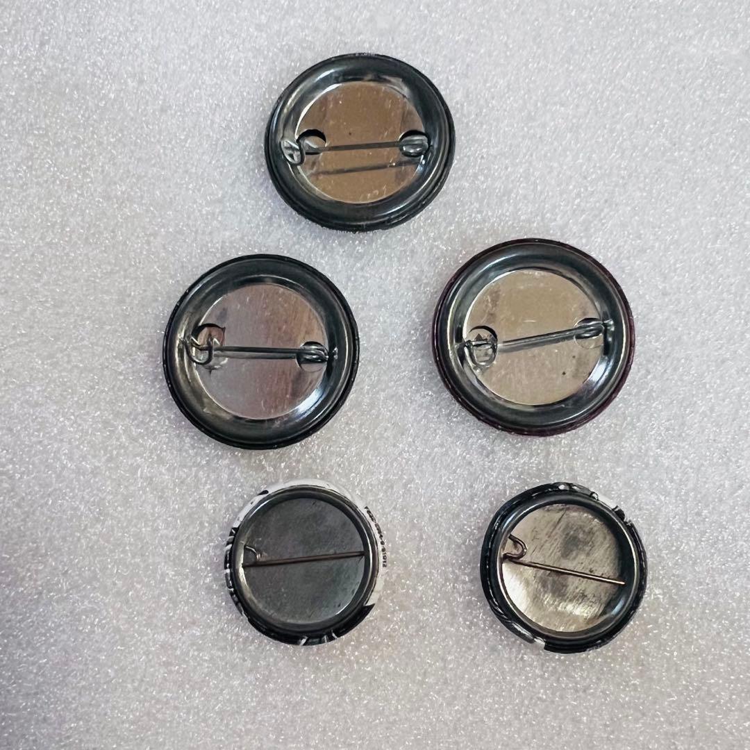 ディズニー ヴィランズ 缶バッジ 5個セット - メルカリ