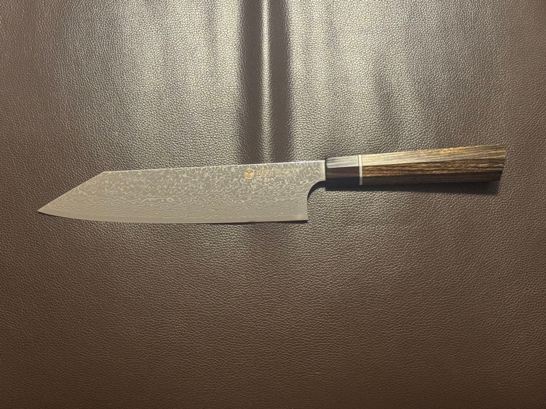 【最終値下げ】牛刀 210mm 瑞雲 両刃 桐箱　木鞘付き