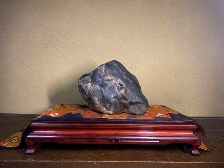 瀬田川虎石 横33×高25×奥行22.5(cm)  16.5kg 水石 盆石