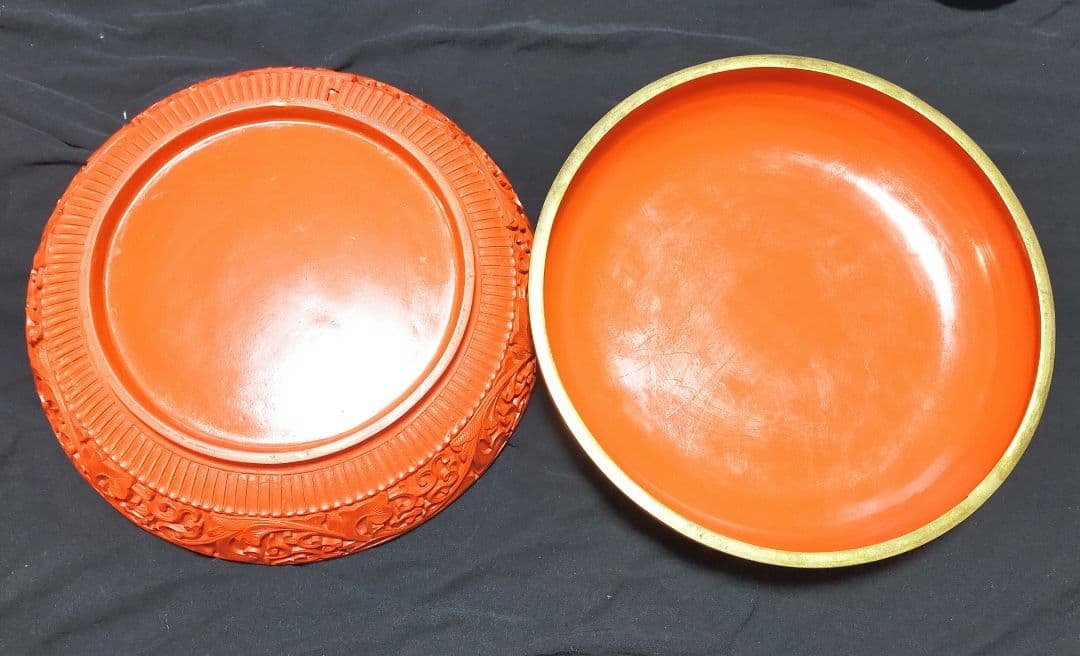 中国伝統美術工芸品　堆朱彫刻　円型蓋物　　茶道具入れ　アンティーク