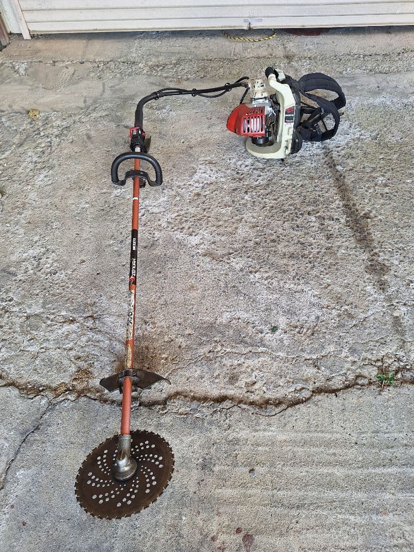 中古ゼノア　背負い草刈機　BKZ275　現行機　(付属品、チップソー1枚おまけ)