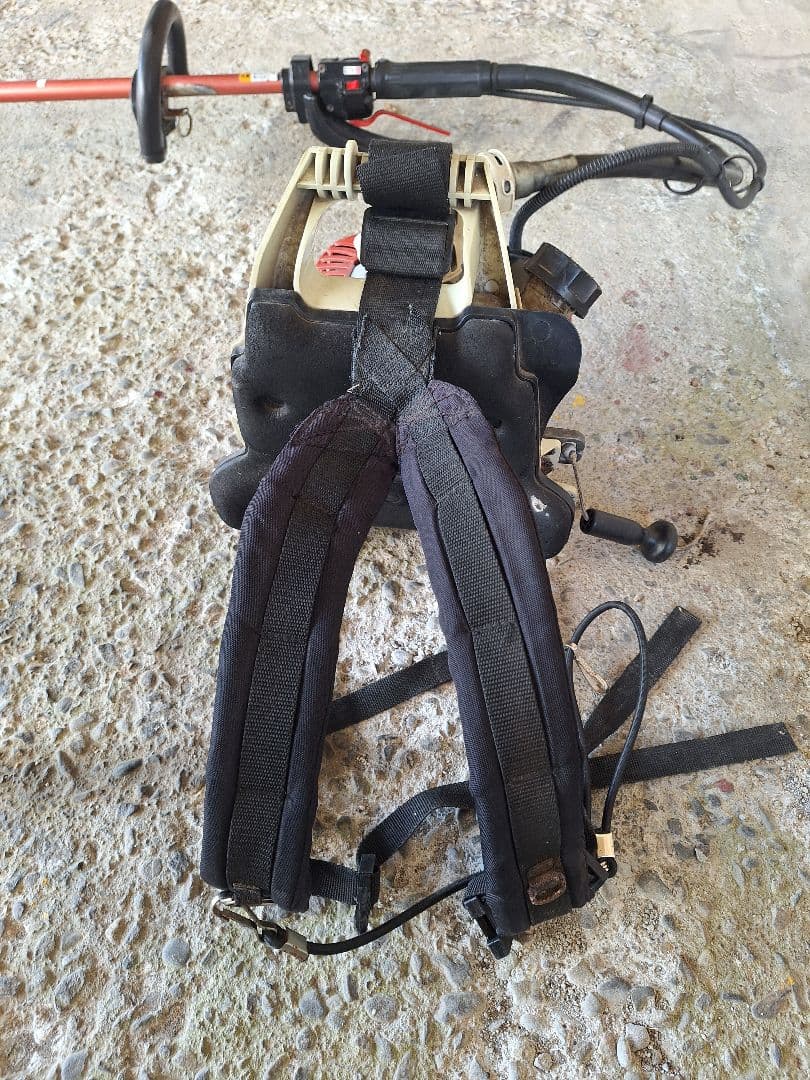 中古ゼノア　背負い草刈機　BKZ275　現行機　(付属品、チップソー1枚おまけ)