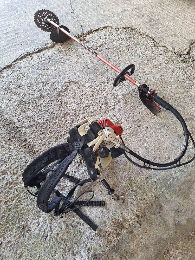 中古ゼノア　背負い草刈機　BKZ275　現行機　(付属品、チップソー1枚おまけ)