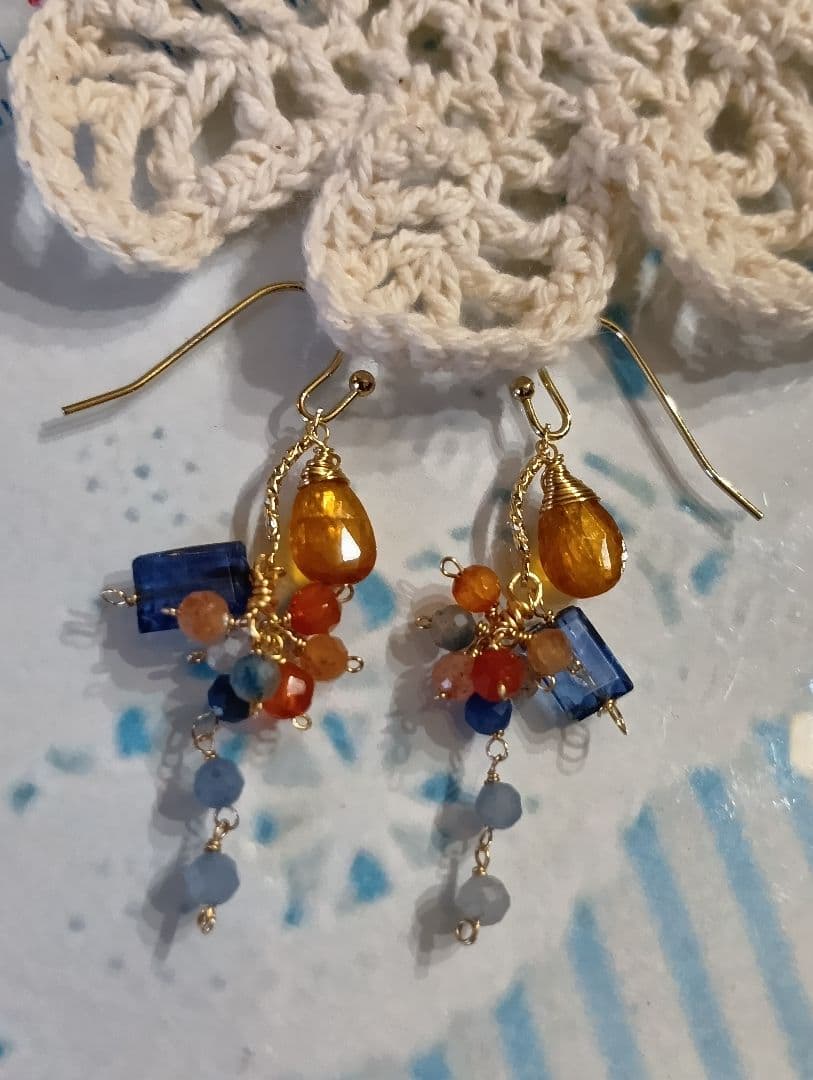 505/14kgfオレンジ＆ブルーカイヤナイトのチャーム