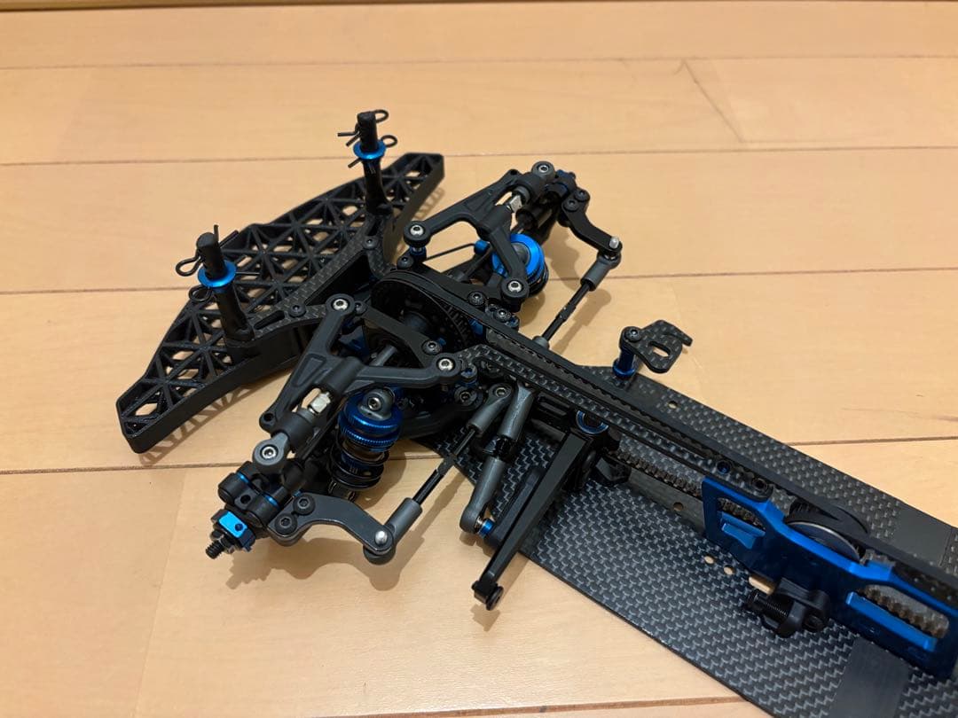 値下げ】ASSOCIATED アソシ TC8 オプション、スペアパーツ付き - メルカリ