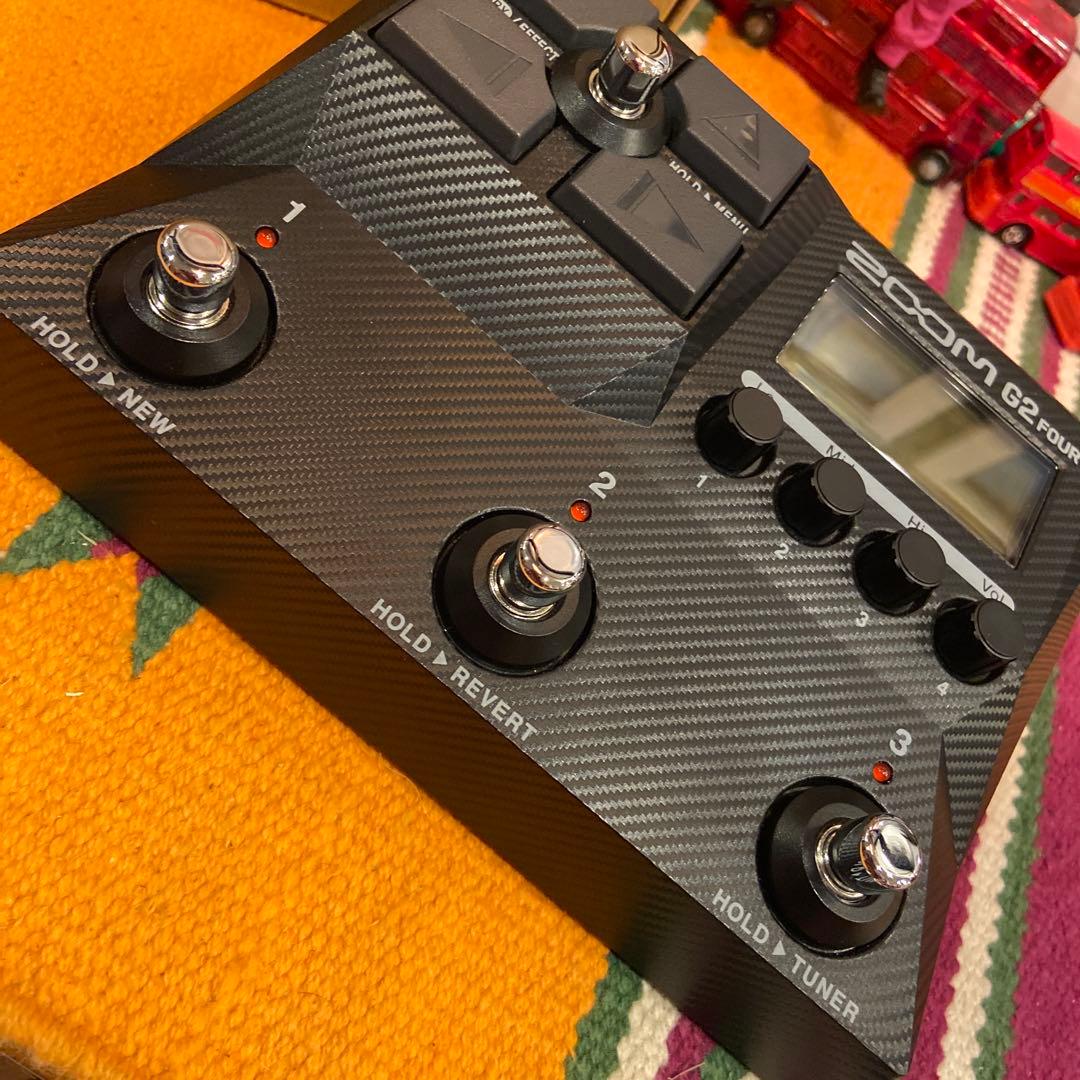 ZOOM G2 FOUR　傷なし　極美品　値下げ不可