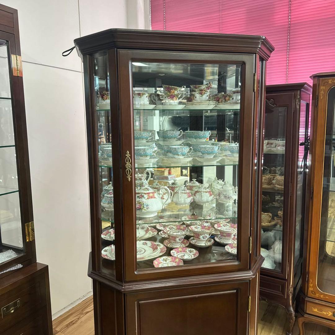 富士ファニチア 天井照明付き 飾り棚 コレクション ディスプレイ ショーケース