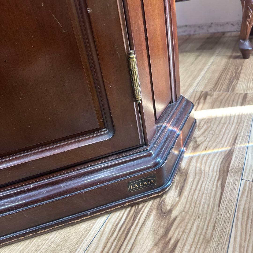 富士ファニチア 天井照明付き 飾り棚 コレクション ディスプレイ ショーケース