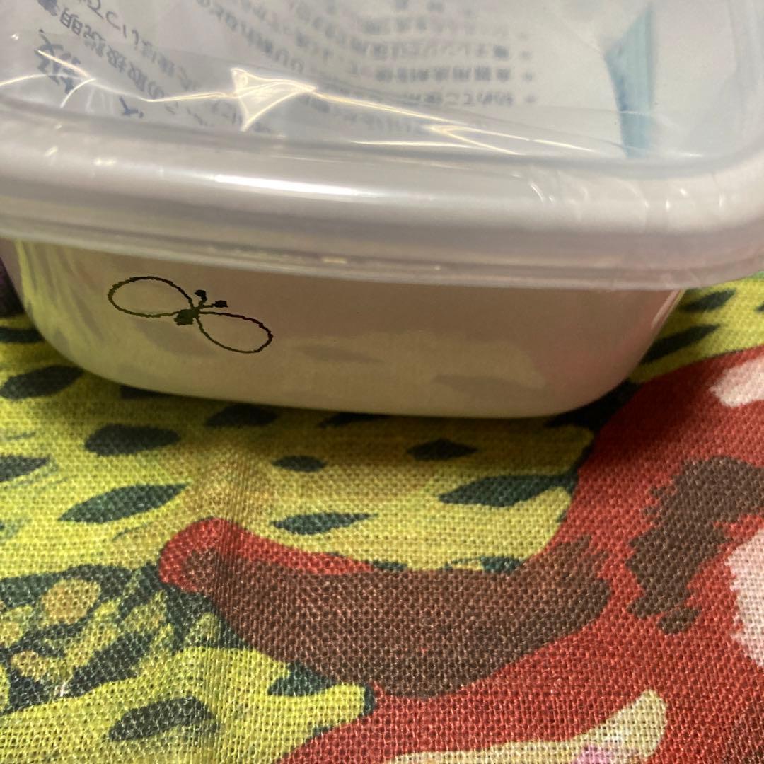 (新品・貴重)ミナペルホネン容器