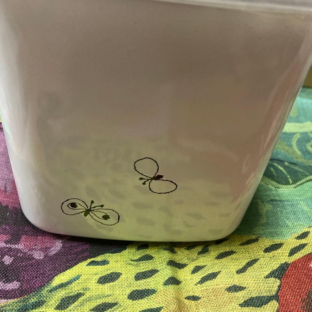 (新品・貴重)ミナペルホネン容器