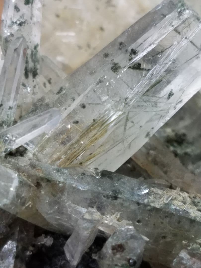 ネパール　ガネーシュヒマール産クローライト&ブラックトルマリン