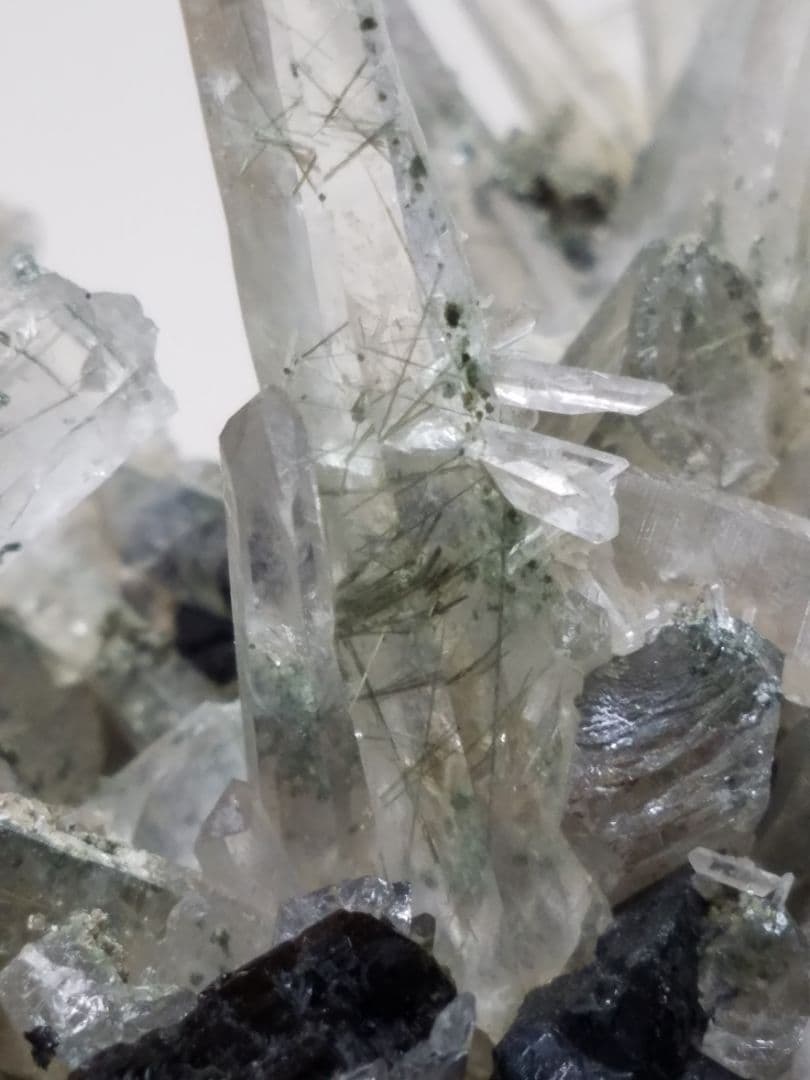ネパール　ガネーシュヒマール産クローライト&ブラックトルマリン