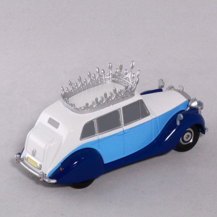 カーズ クイーン&ハイギア軍曹&トッパーデッキントン3世 ディズニー