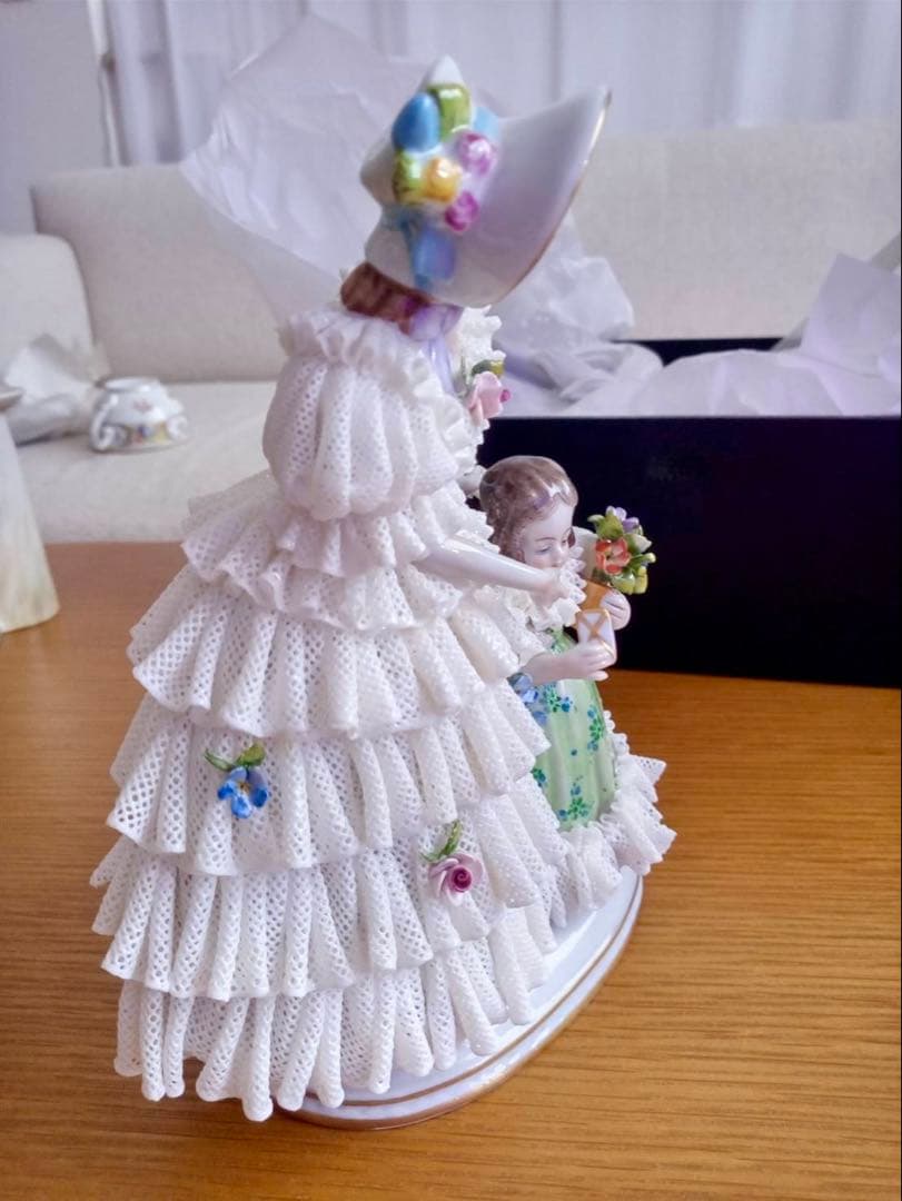 ドレスデン　フィギュリン　チューリンゲン　陶器　人形　ドイツ　レース人形