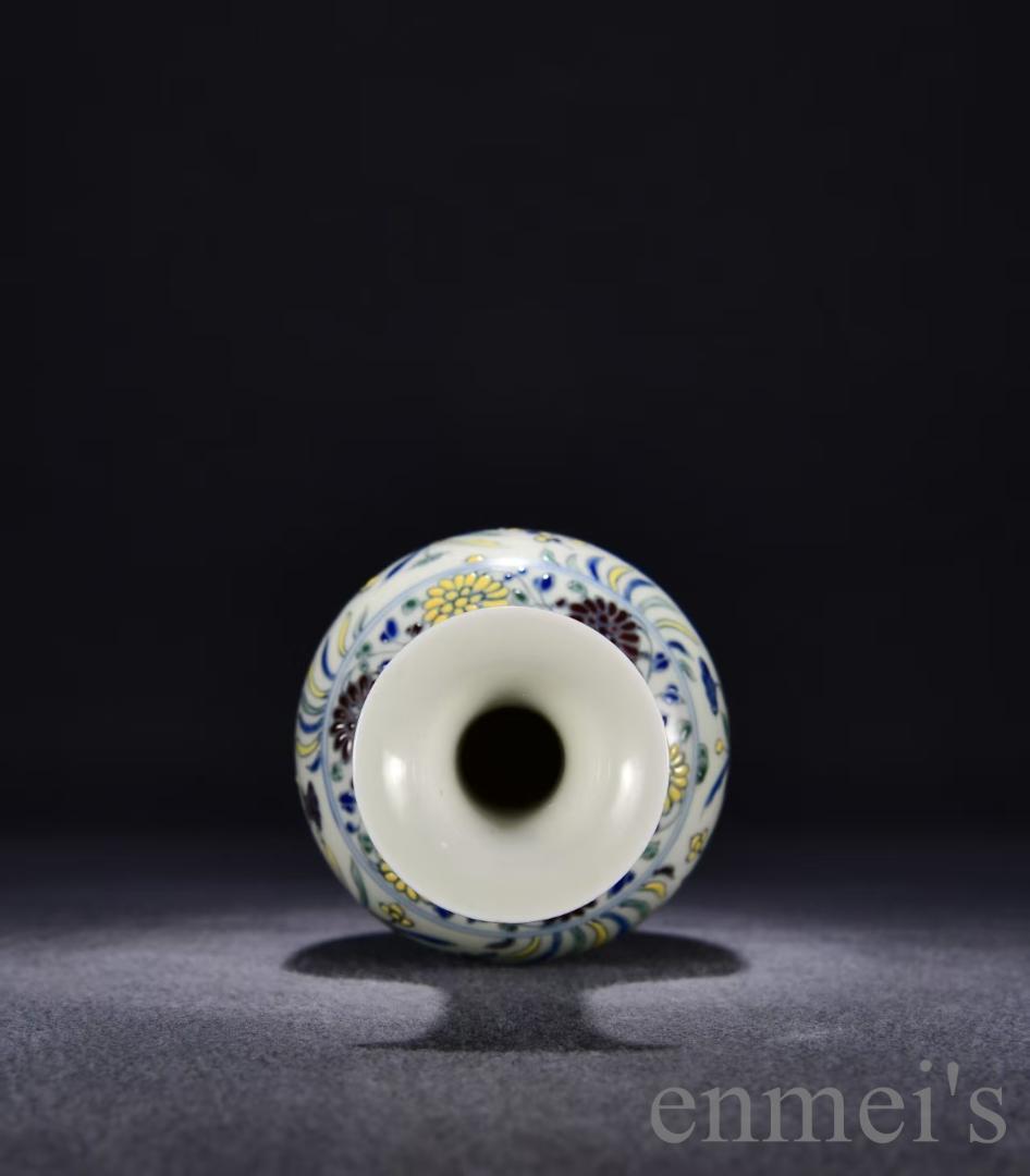 中国古美術・珍品・大明成化紋・五彩魚藻紋瓶・花瓶・唐物・陶磁器・青白磁・文房置物