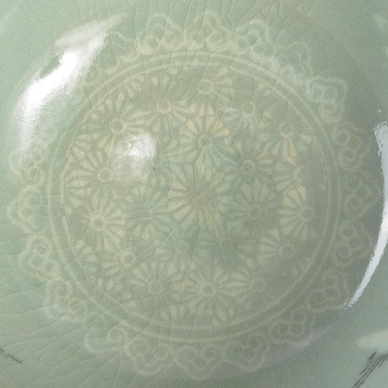 韓国人間文化財 柳海剛（柳根瀅）作 高麗青磁 象嵌鶴雲文茶碗 共箱