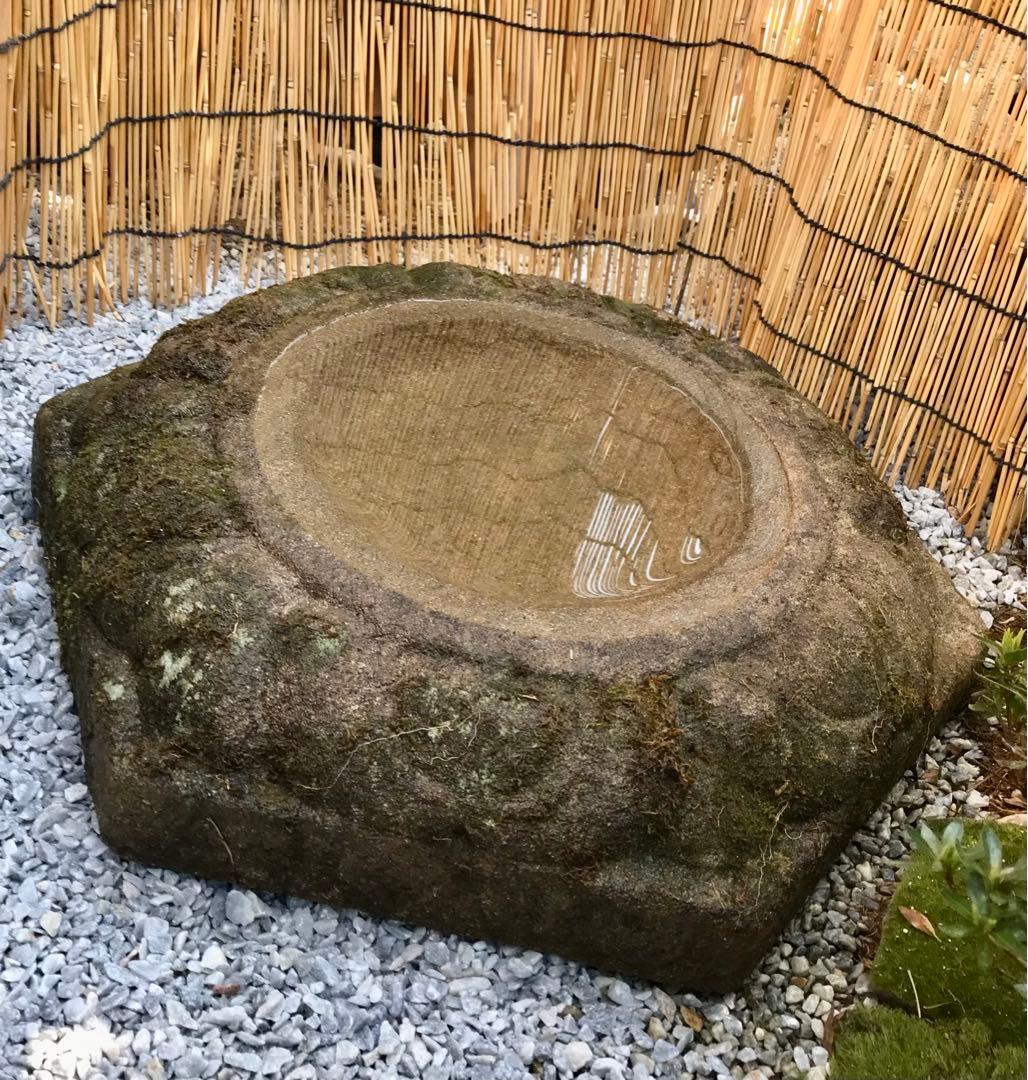【天然石・見立て水鉢・バードバス・蹲・特大サイズ浅鉢】庭石オブジェ置物坪庭茶庭