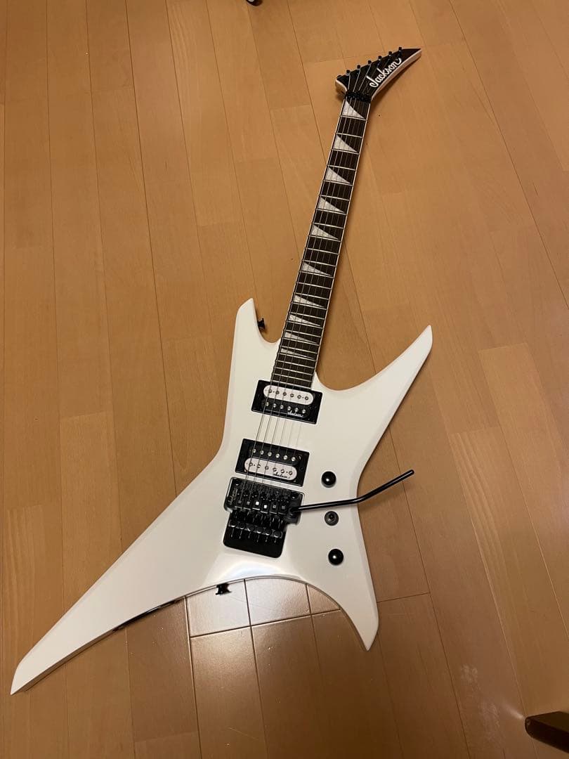 マ*ム様 JACKSON WARRIOR JS32 Amaranth  JS Series Warrior™ JS32, Amaranth Fingerboard, Black with White Bevels