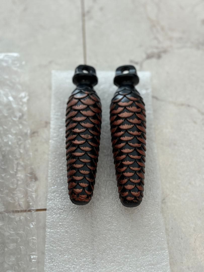 ドイツ森の時計　クォーツ式山小屋鳩時計　伝統の彫刻シリーズ622QM