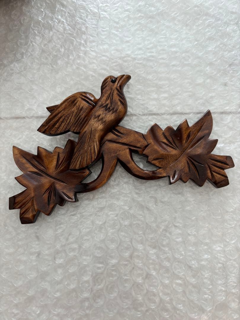 ドイツ森の時計　クォーツ式山小屋鳩時計　伝統の彫刻シリーズ622QM