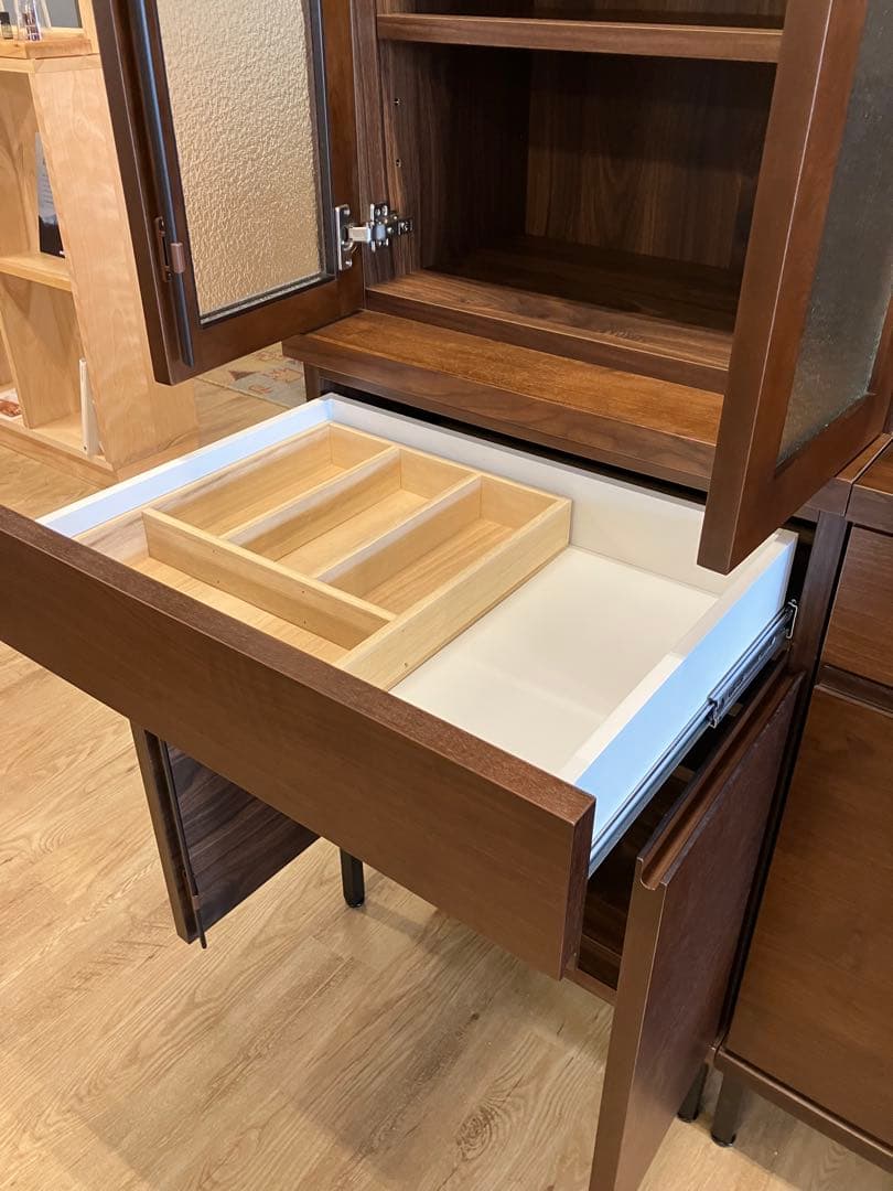 ienowa EMI 60食器棚　ウォールナット材　展示品